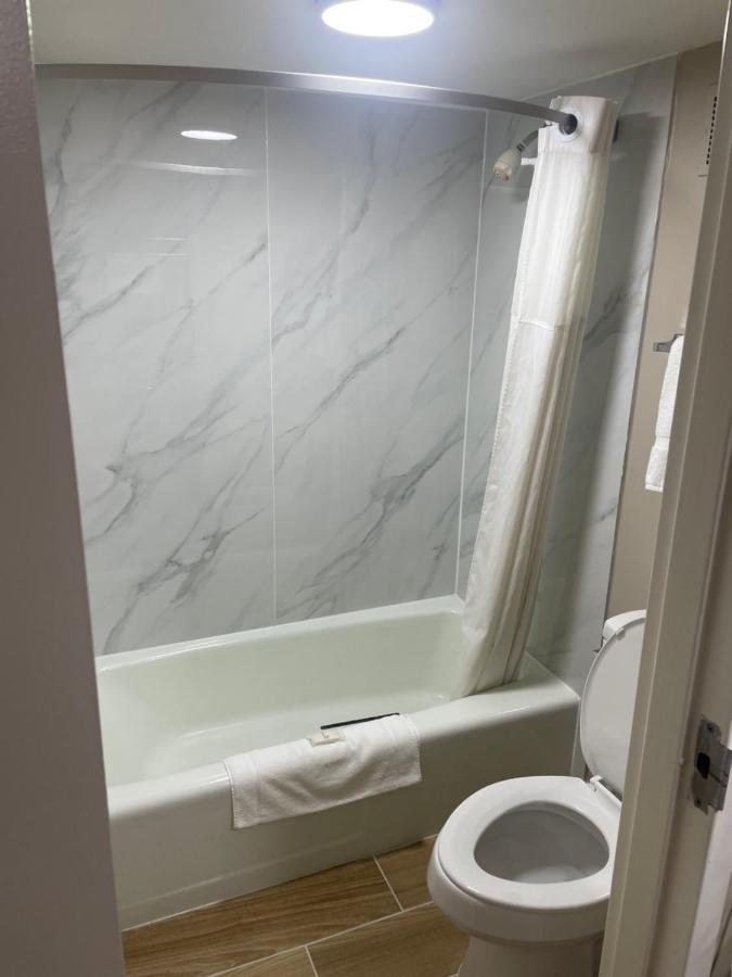 Super 8 By Wyndham Valdosta Mall Εξωτερικό φωτογραφία