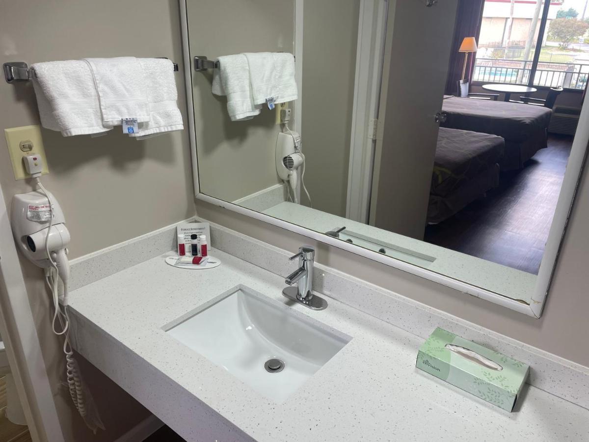 Super 8 By Wyndham Valdosta Mall Εξωτερικό φωτογραφία